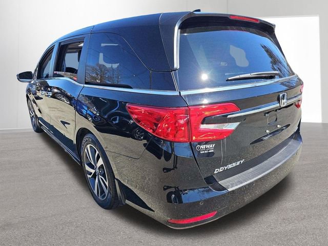Used 2024 Honda Odyssey Touring image 3