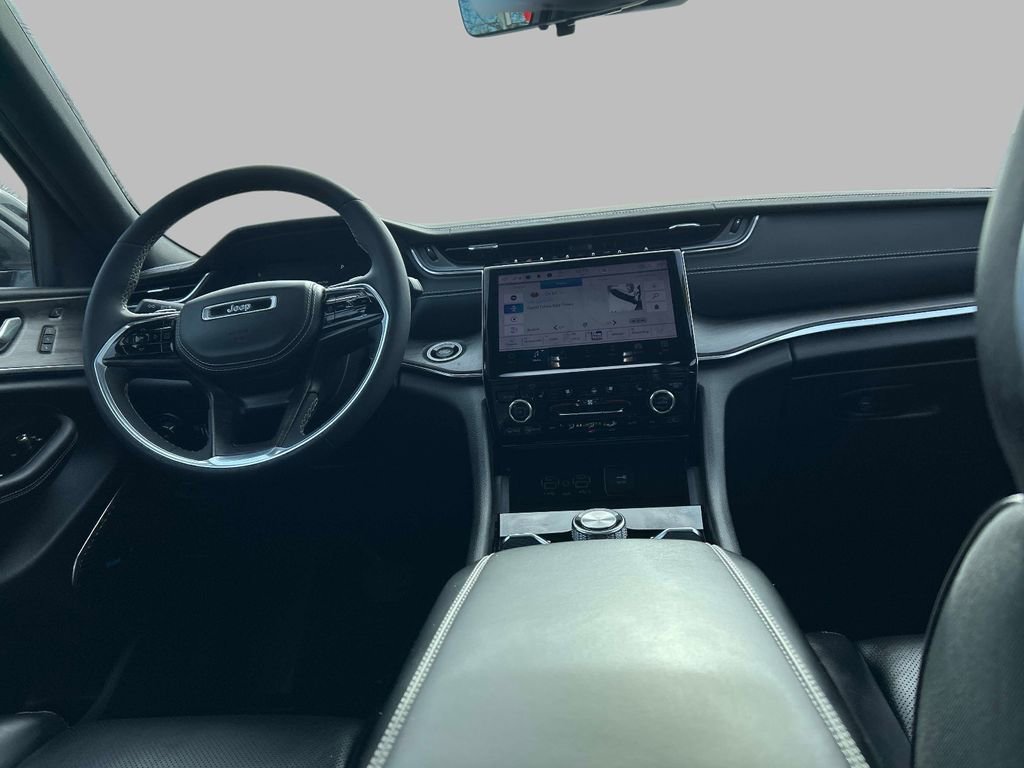 Used 2023 Jeep Grand Cherokee Overland w/ Luxury Tech Group IV image 20