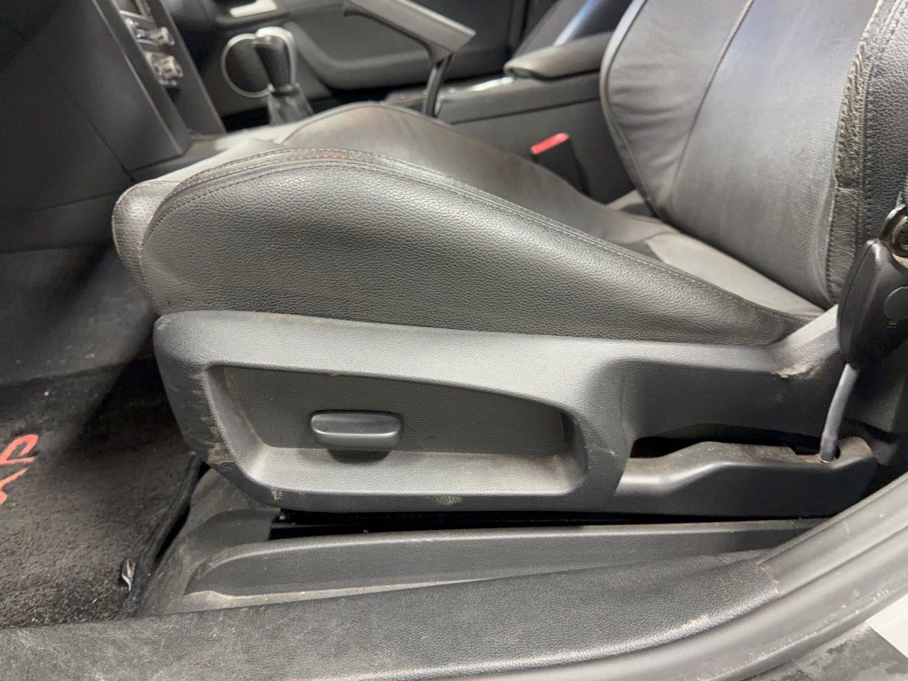 Used 2009 Pontiac G8 GXP RWD image 16