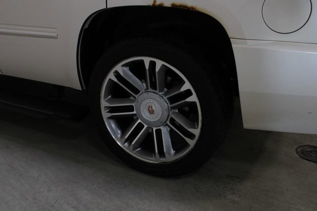 Used 2013 Cadillac Escalade Premium image 27