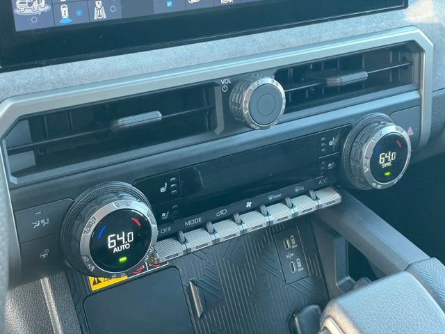 Used 2025 Toyota 4Runner Trailhunter AWD/4WD image 22