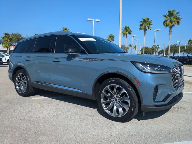 Used 2025 Lincoln Aviator Reserve w/ Illumination Package image 2