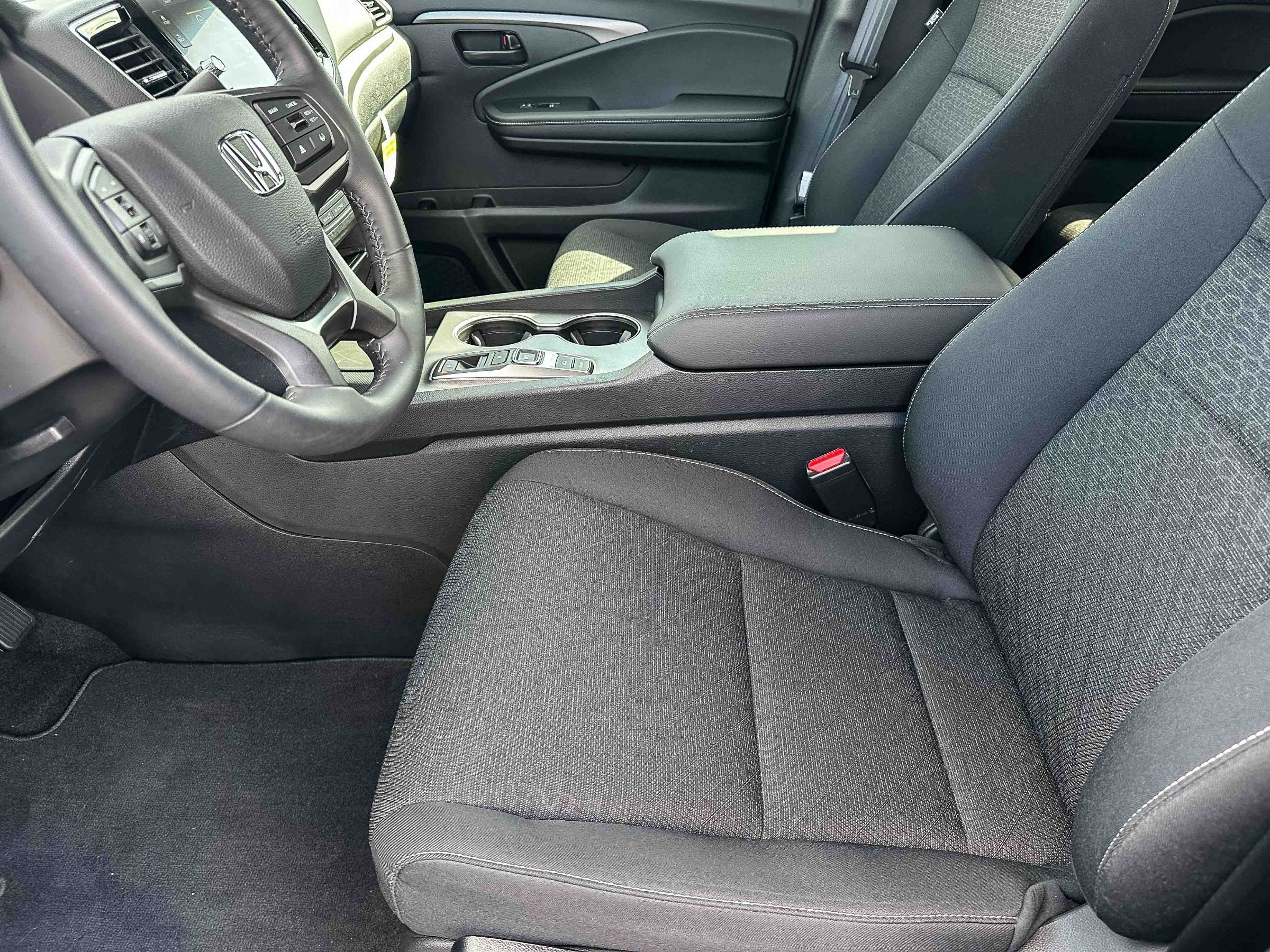 Used 2025 Honda Ridgeline Sport image 13