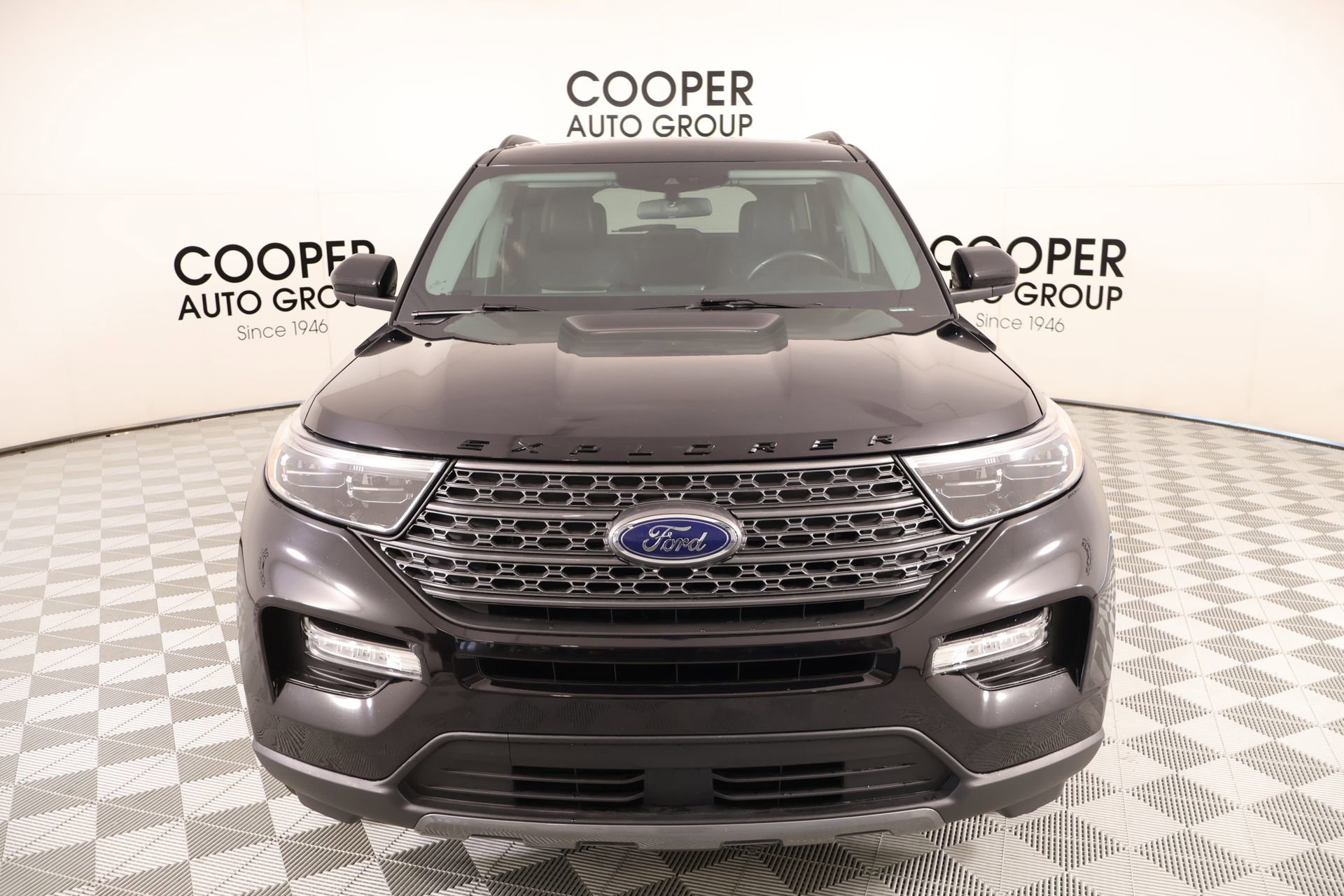 Used 2022 Ford Explorer XLT w/ Equipment Group 202A AWD/4WD image 10