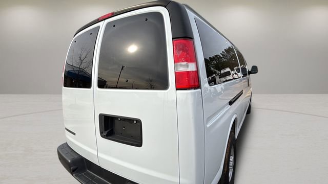 Used 2022 Chevrolet Express 3500 LS image 33