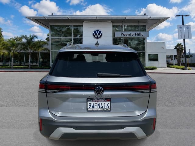 Certified 2026 Volkswagen Tiguan SE w/ Panoramic Sunroof Package FWD image 5