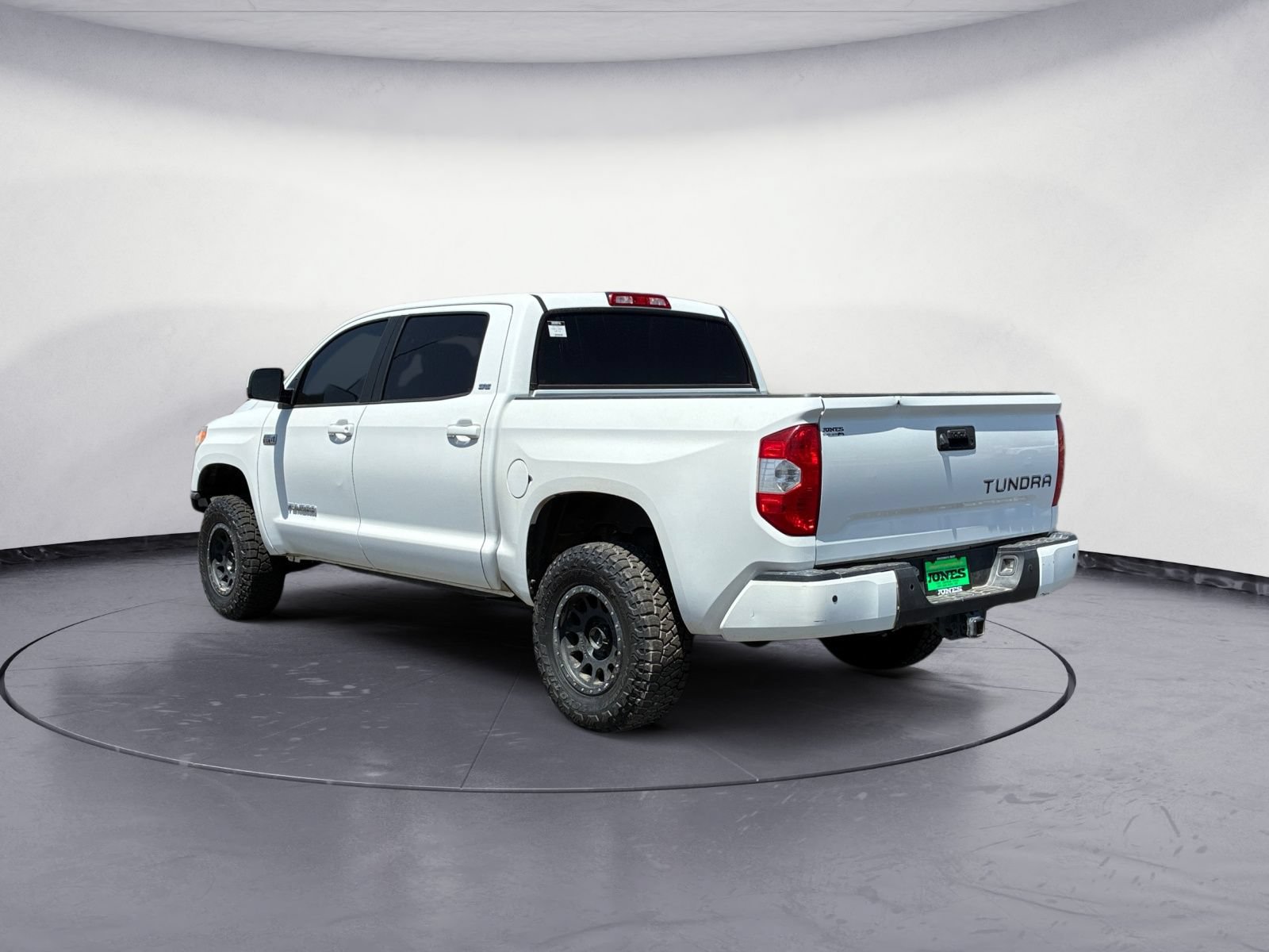 Used 2017 Toyota Tundra SR5 w/ TRD Off Road Package AWD/4WD image 4