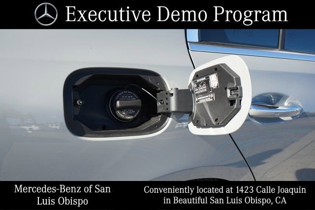 Used 2025 Mercedes-Benz C 300 Sedan image 12