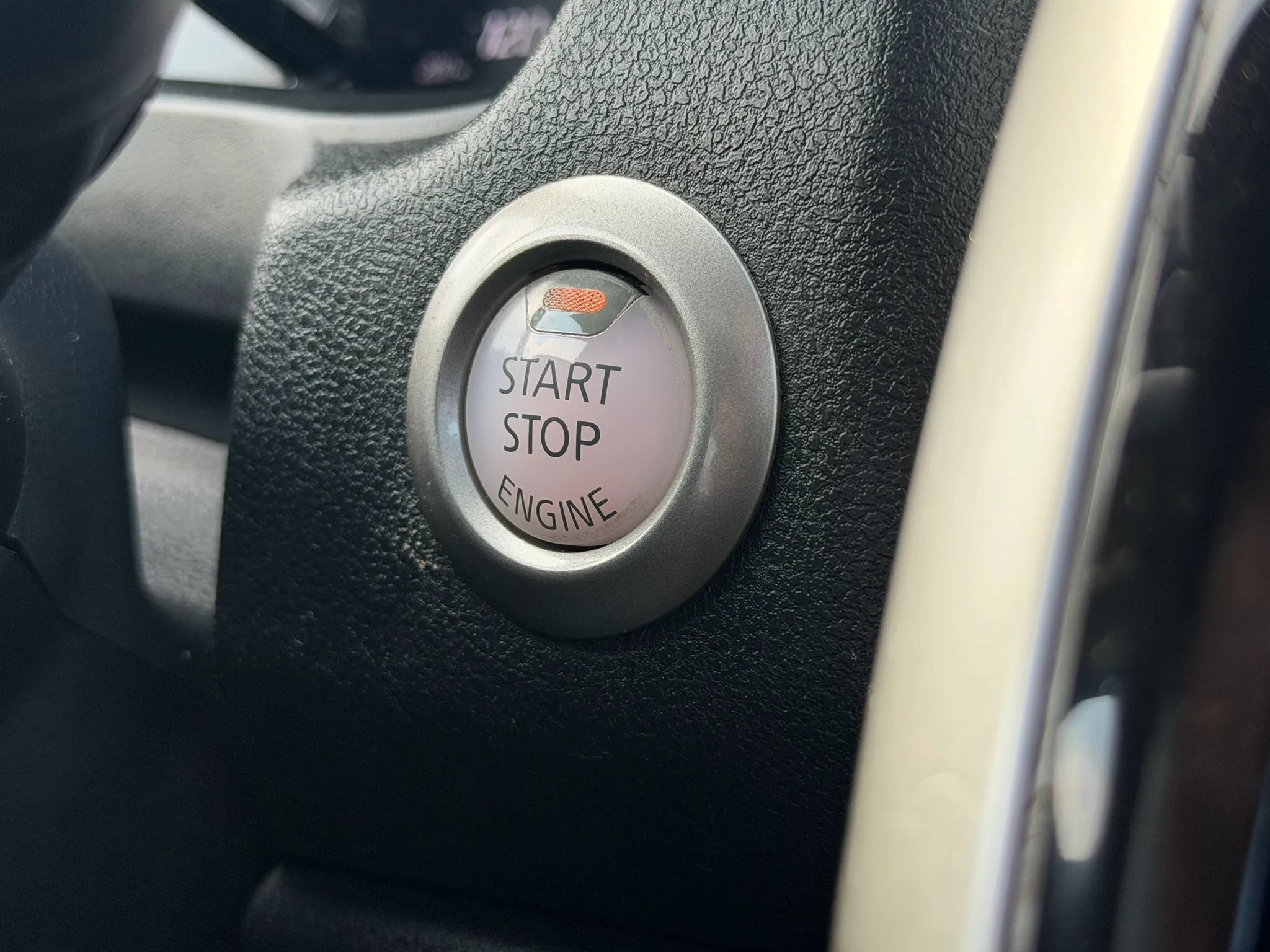 Used 2015 Nissan Versa Note FWD image 38