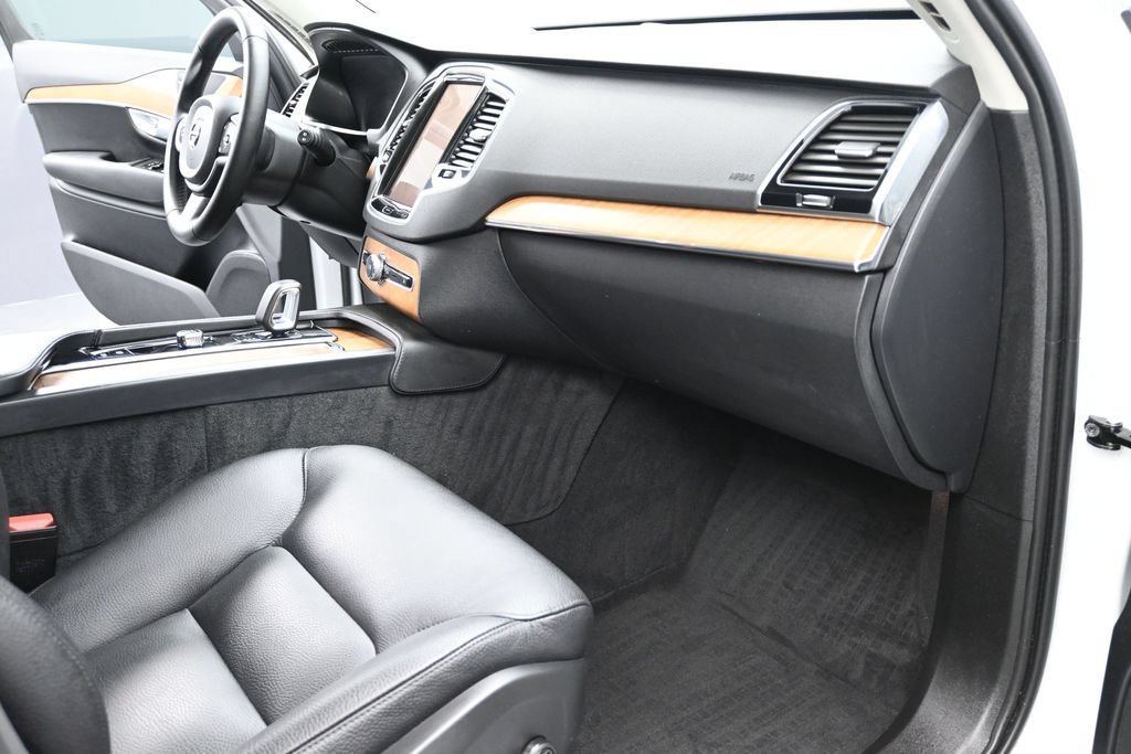 Used 2025 Volvo XC90 T8 Plus w/ Protection Package Premier AWD/4WD image 24