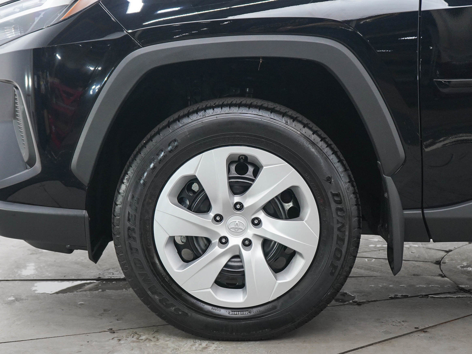 Used 2025 Toyota RAV4 LE FWD image 27