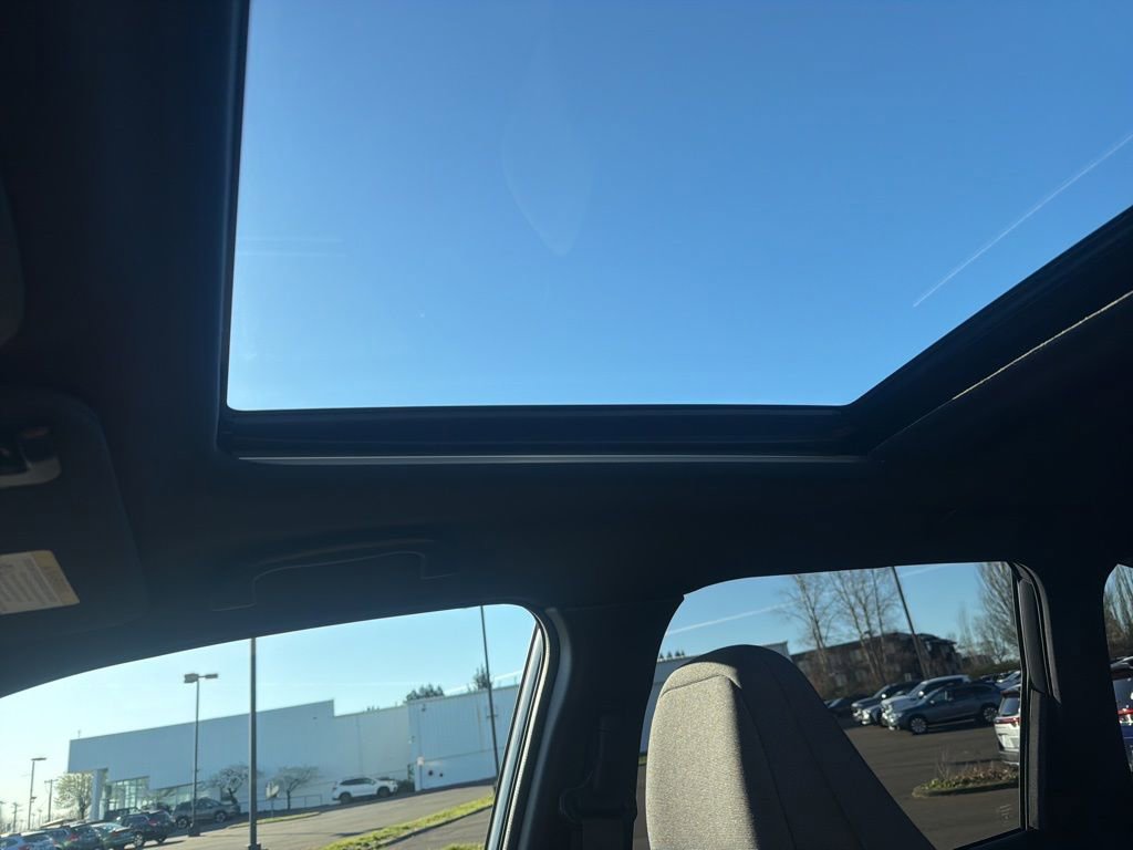 Used 2025 Subaru Forester Premium image 40