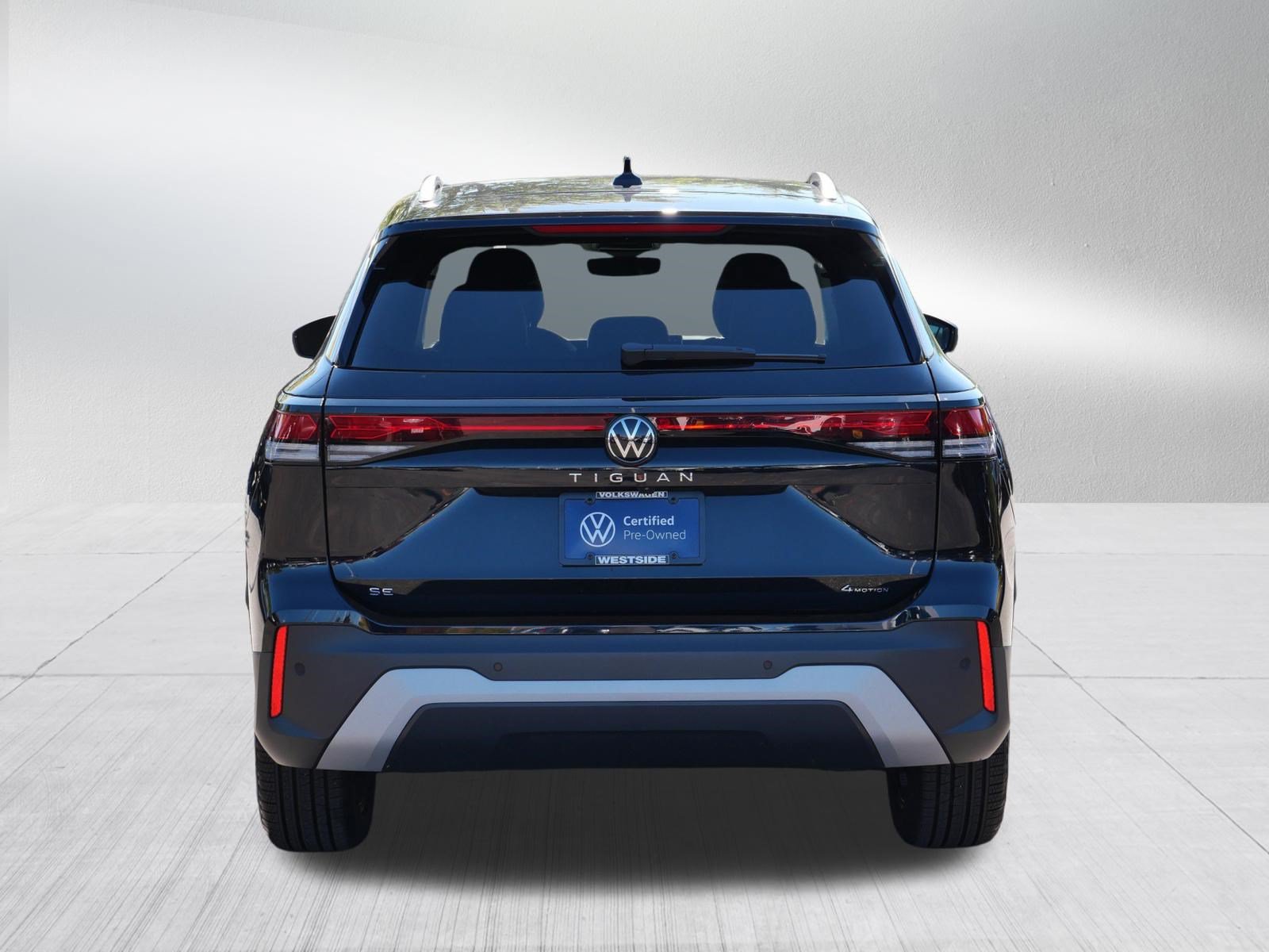 Certified 2025 Volkswagen Tiguan SE AWD/4WD image 6