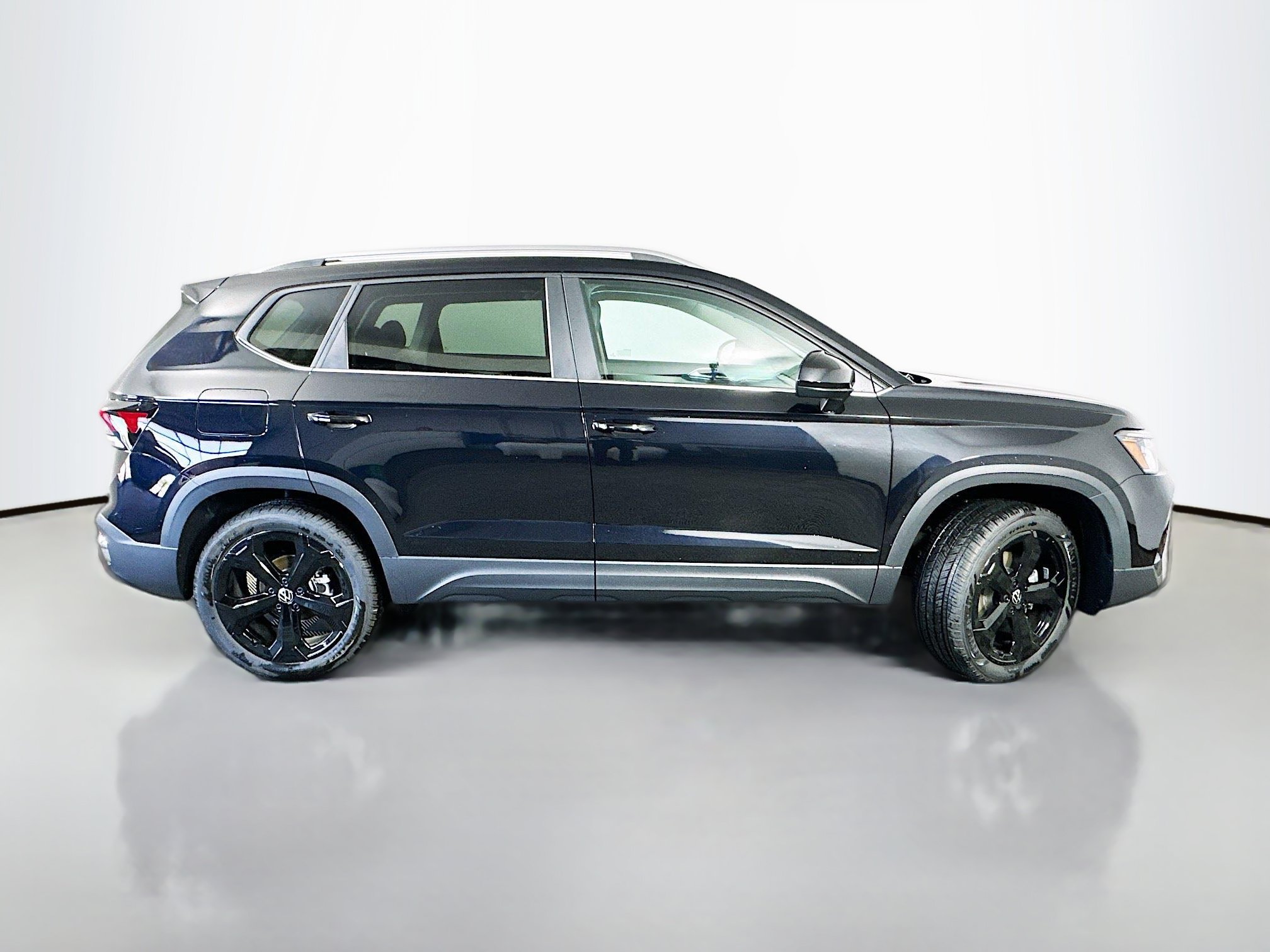 New 2026 Volkswagen Taos SEL AWD/4WD image 8
