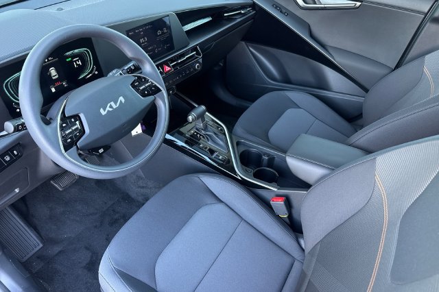New 2026 Kia Niro LX FWD image 11