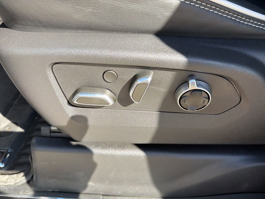 Used 2025 GMC Sierra 1500 AT4X image 18