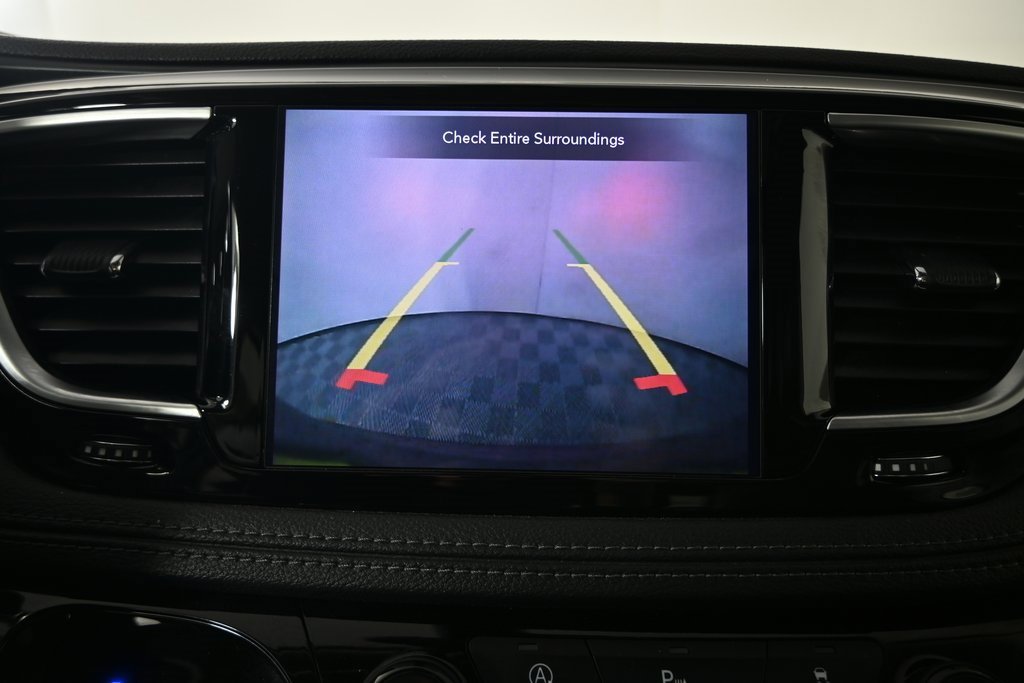 Used 2020 Chrysler Pacifica Limited image 33