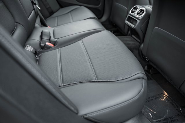 New 2025 Mercedes-Benz C 300 4MATIC Sedan image 29