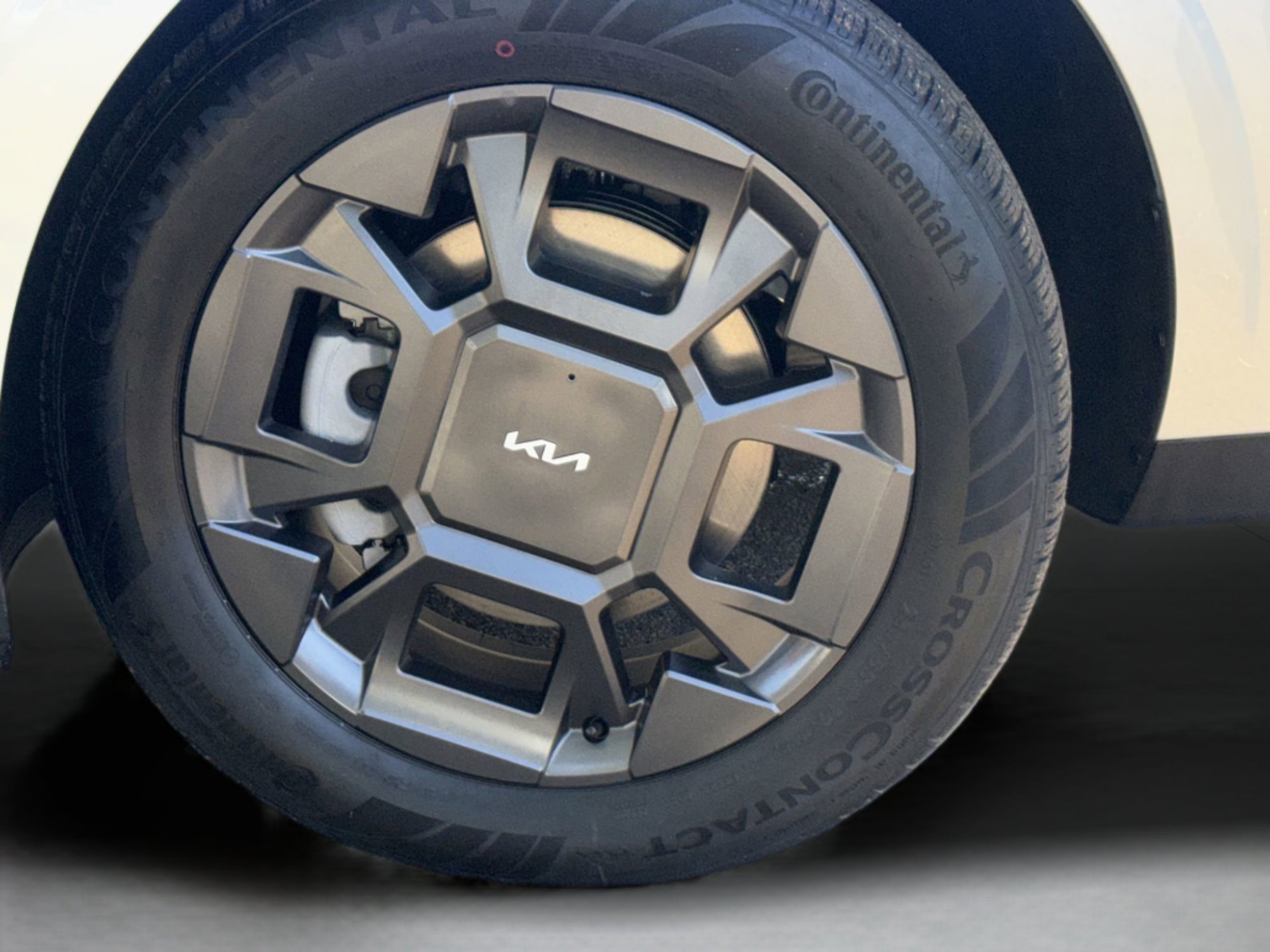 New 2026 Kia Carnival EX FWD image 33