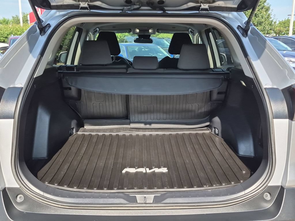 Used 2023 Toyota RAV4 XLE AWD/4WD image 29