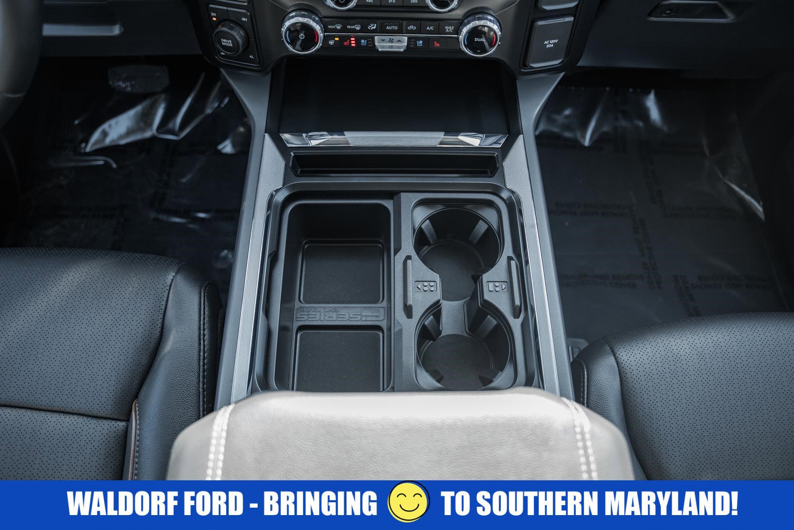 Used 2025 Ford F350 Lariat w/ Chrome Package image 36