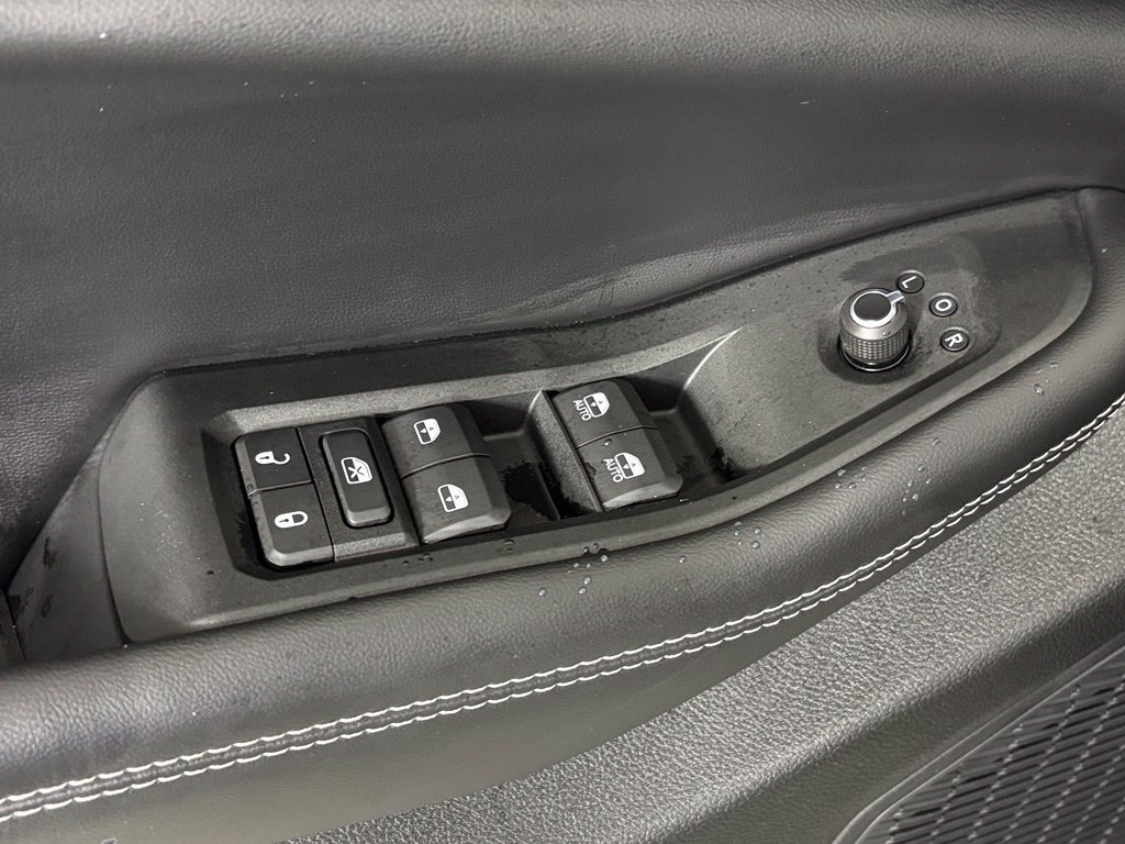 New 2027 Jeep Grand Cherokee Altitude RWD image 13