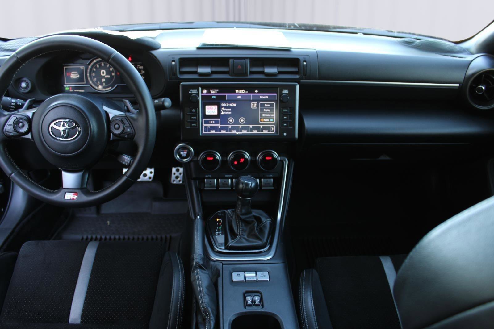 Used 2024 Toyota GR86 Premium image 2