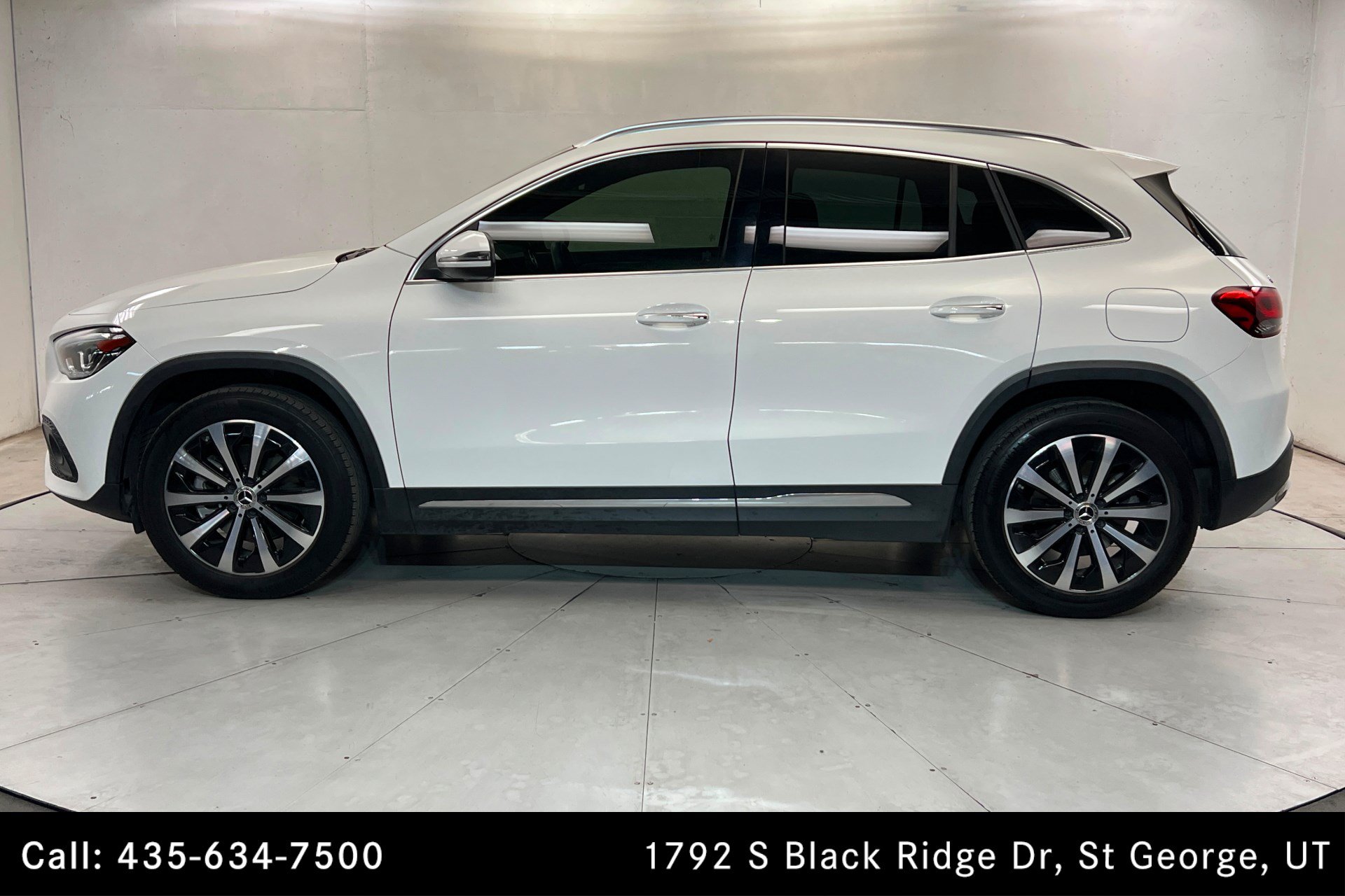 Certified 2021 Mercedes-Benz GLA 250 4MATIC image 2