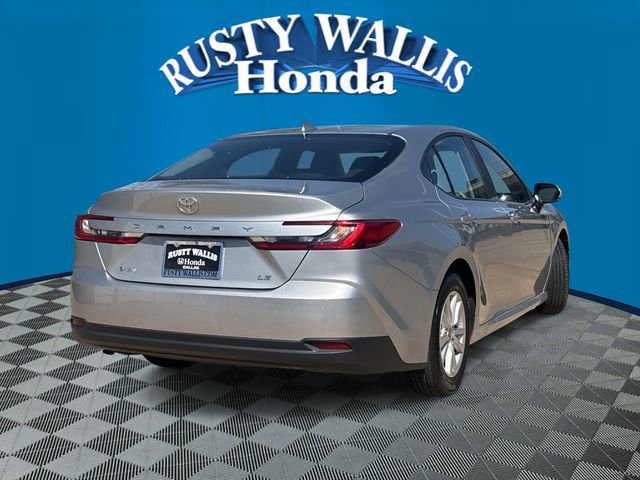 Used 2025 Toyota Camry LE video 2