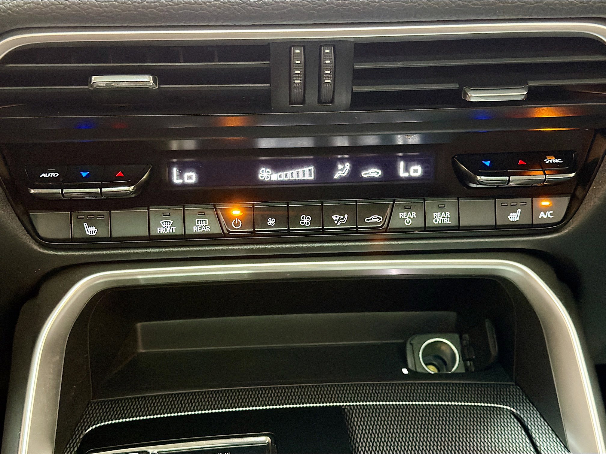 Used 2024 MAZDA CX-90 Plug-In Hybrid w/ Premium Pkg image 23