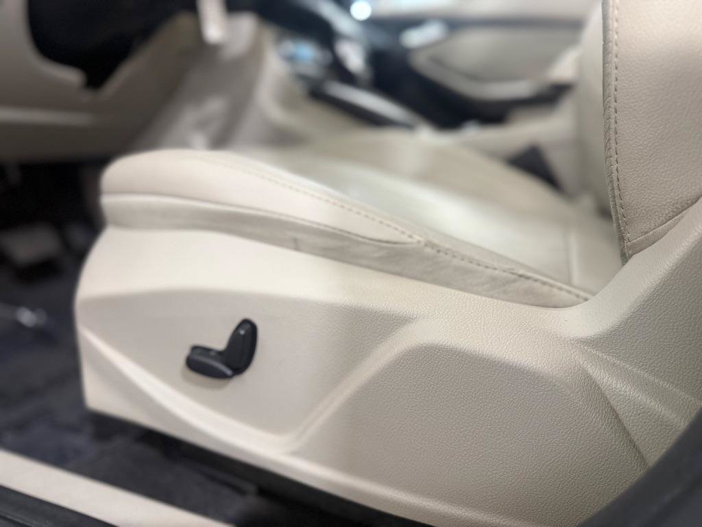 Used 2012 Ford Focus SEL FWD image 38