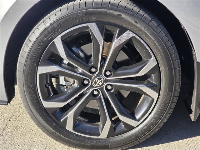 Used 2025 Toyota Sienna Platinum image 9