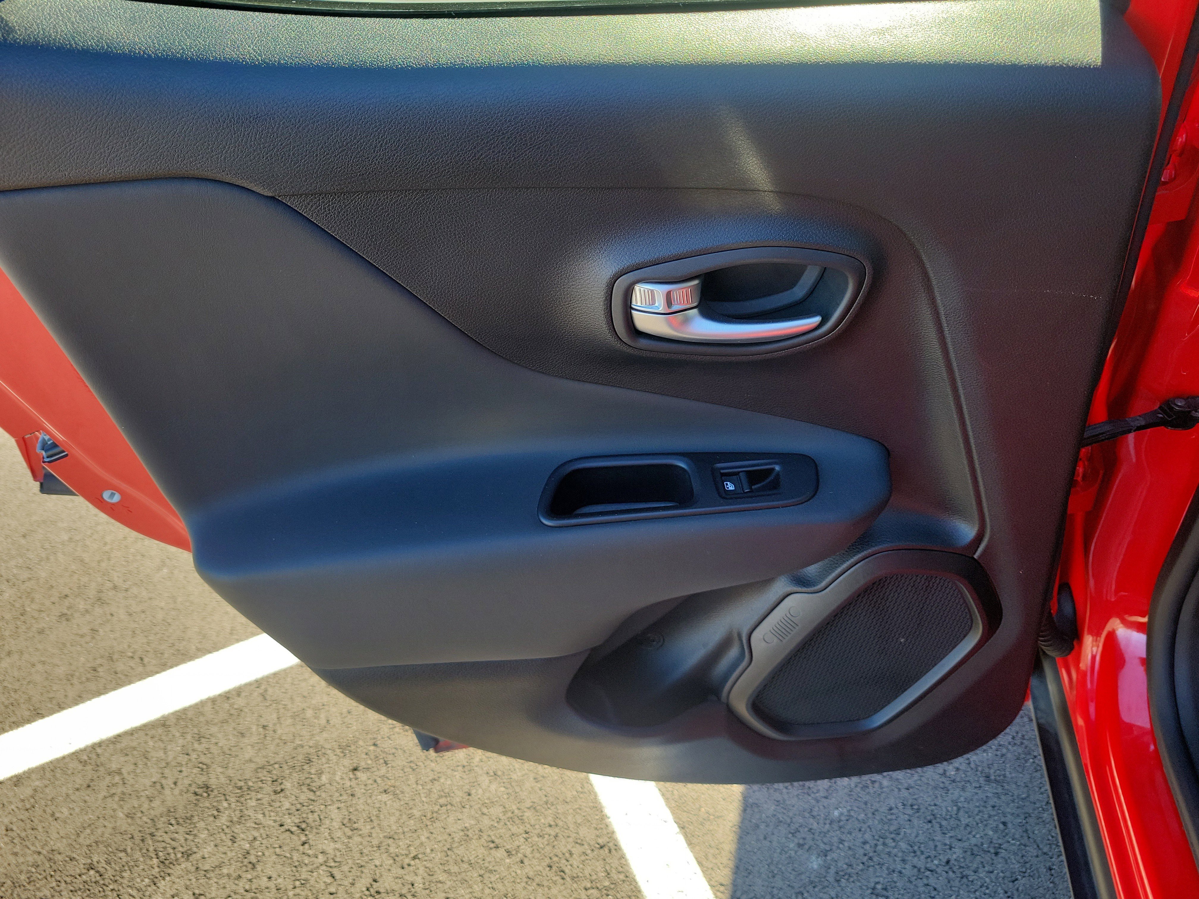 Used 2022 Jeep Renegade Latitude image 9