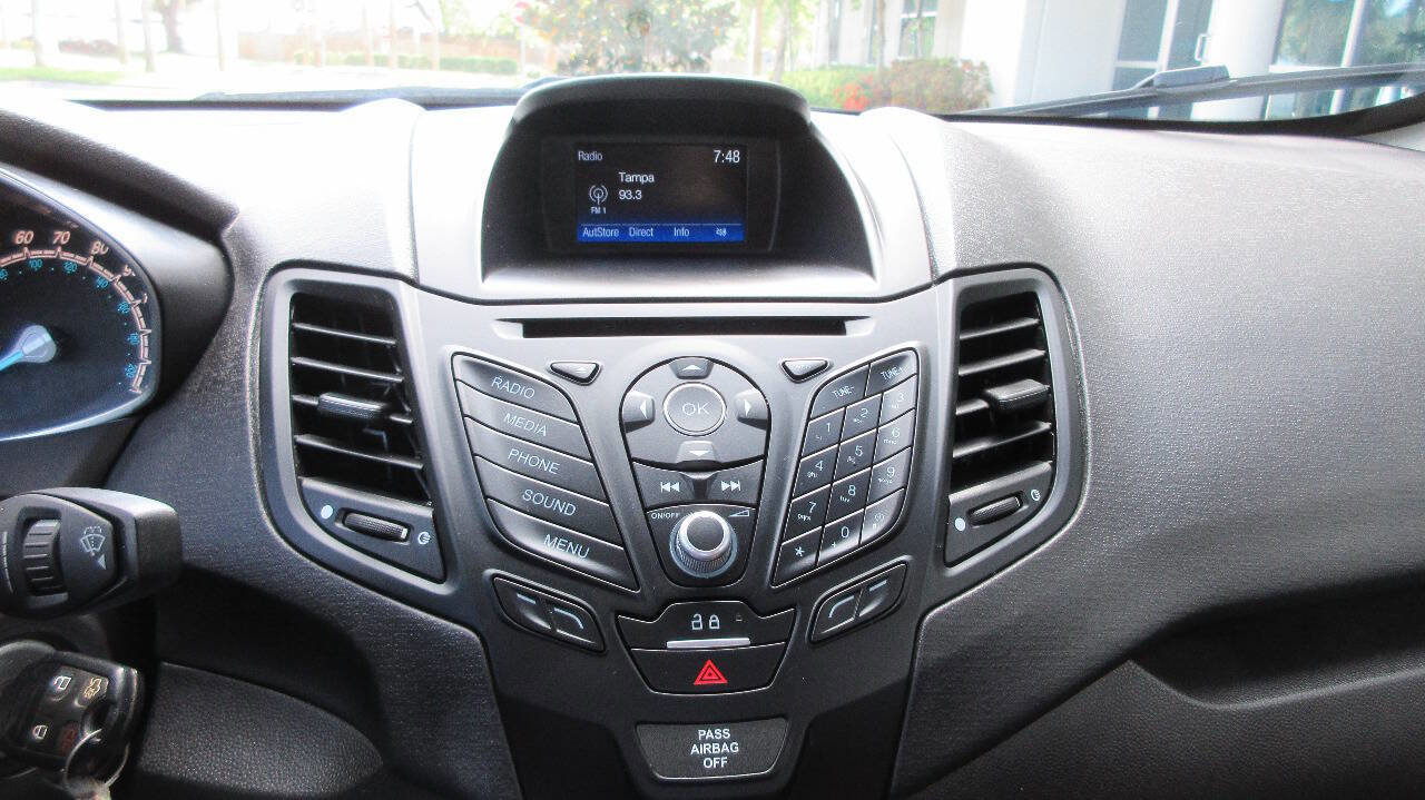 Used 2019 Ford Fiesta SE image 32