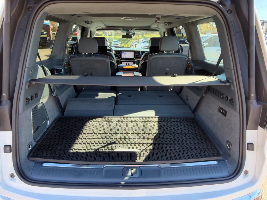 Used 2024 Jeep Grand Wagoneer Series III w/ Rear Seat Video Group 1 AWD/4WD image 57
