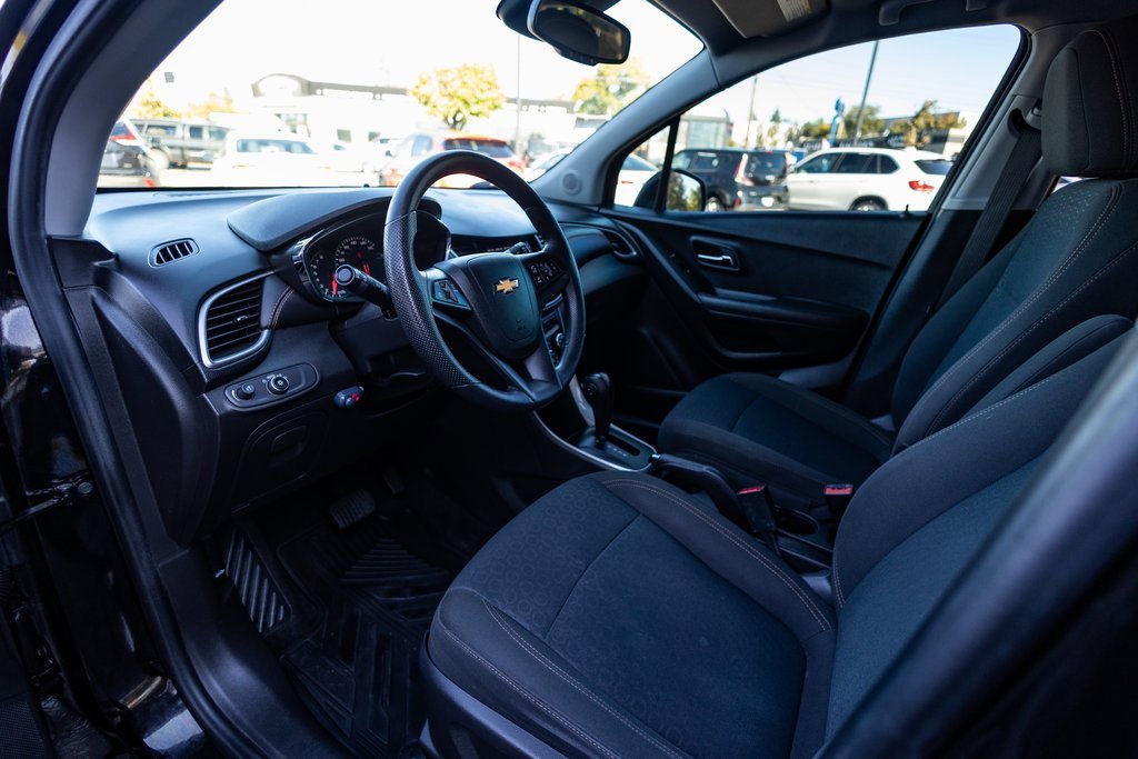 Used 2020 Chevrolet Trax LS w/ Tint and Cruise Package image 17