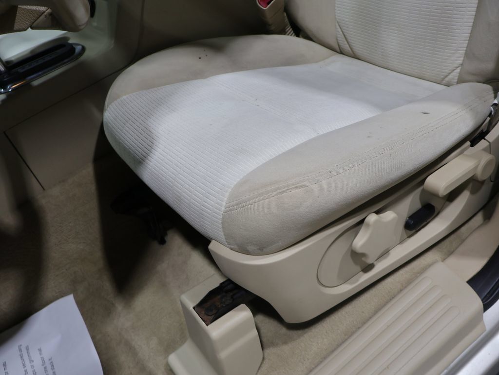 Used 2006 Ford Explorer XLT AWD/4WD image 12