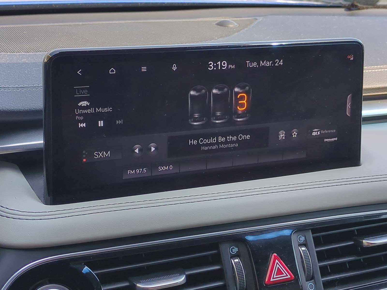 Used 2023 Genesis G70 3.3T image 22