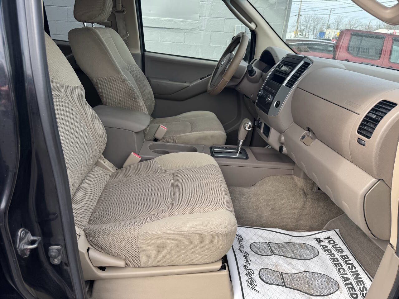 Used 2009 Nissan Frontier SE w/ SE Value Truck Pkg image 22