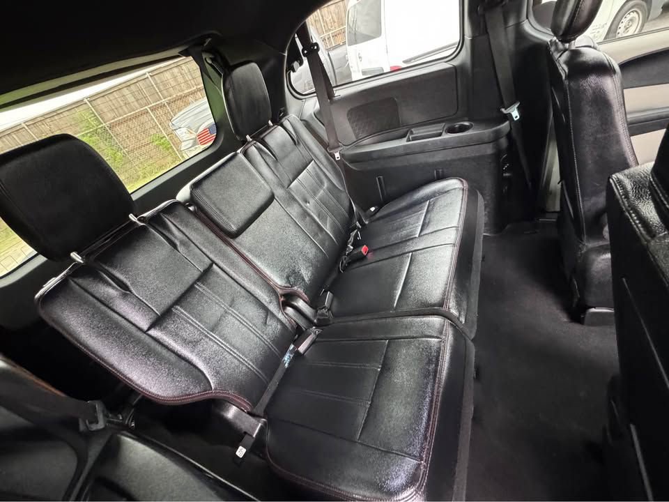Used 2015 Dodge Grand Caravan R/T image 11