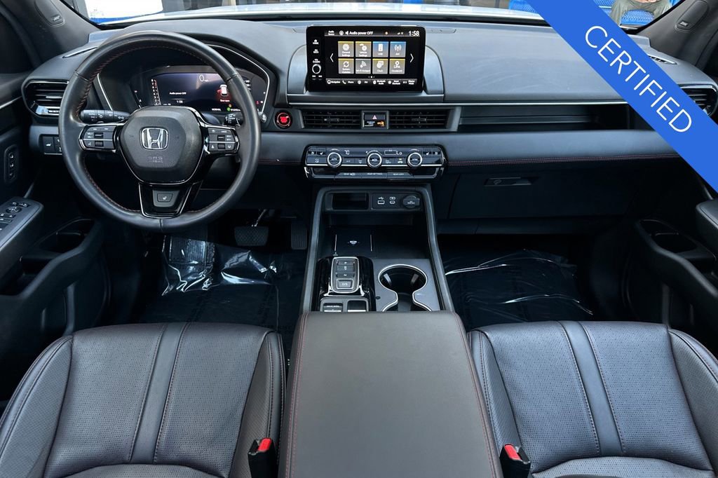 Certified 2025 Honda Pilot Black Edition image 15