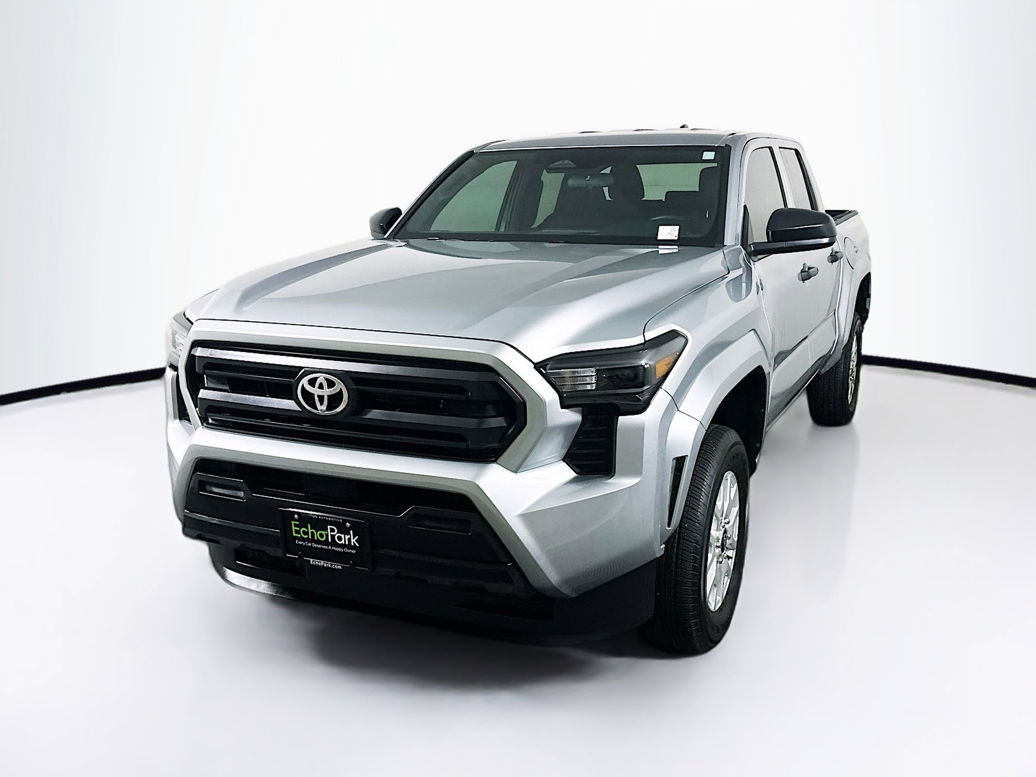 Used 2025 Toyota Tacoma SR image 3
