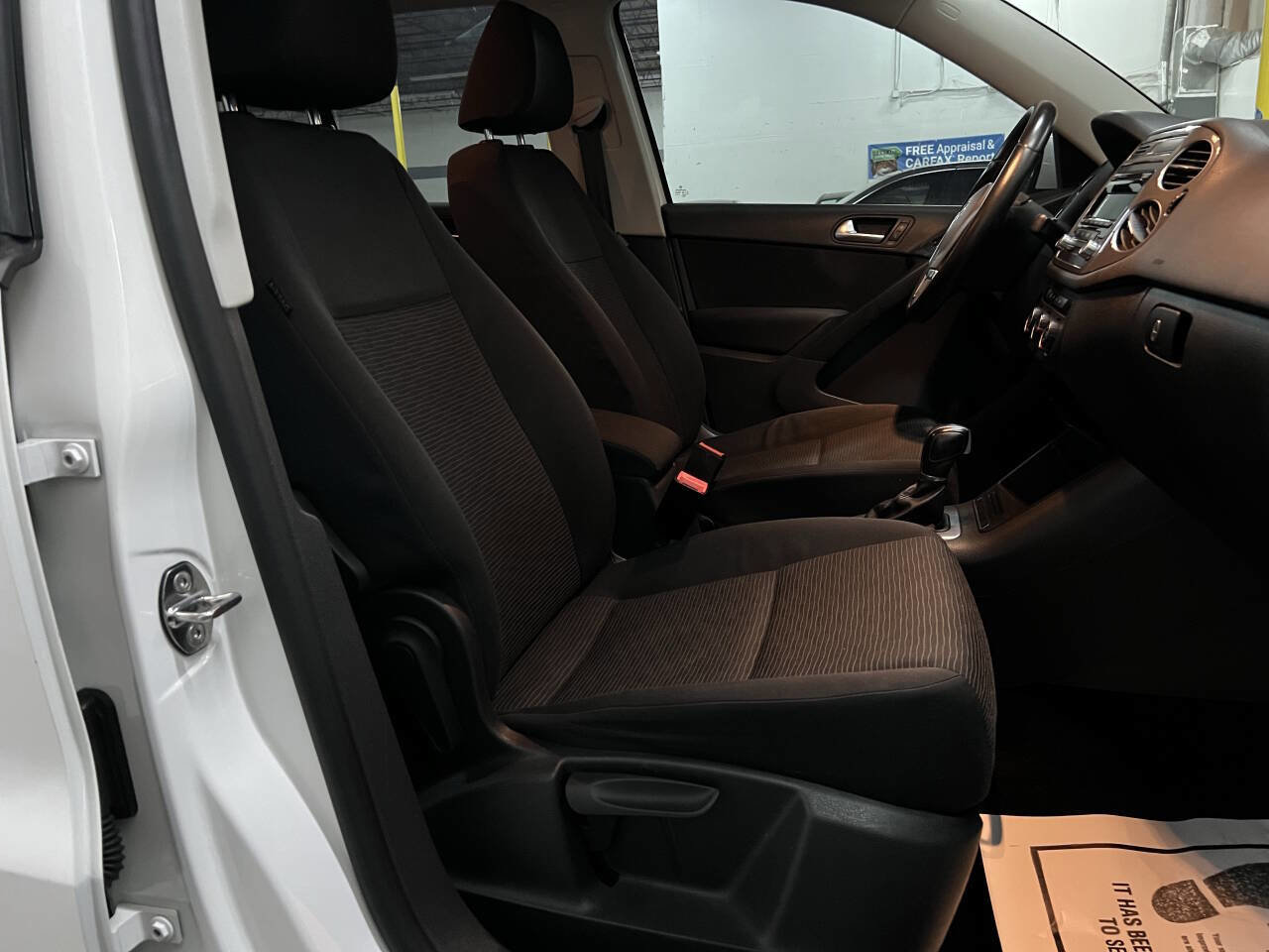 Used 2014 Volkswagen Tiguan S FWD image 26
