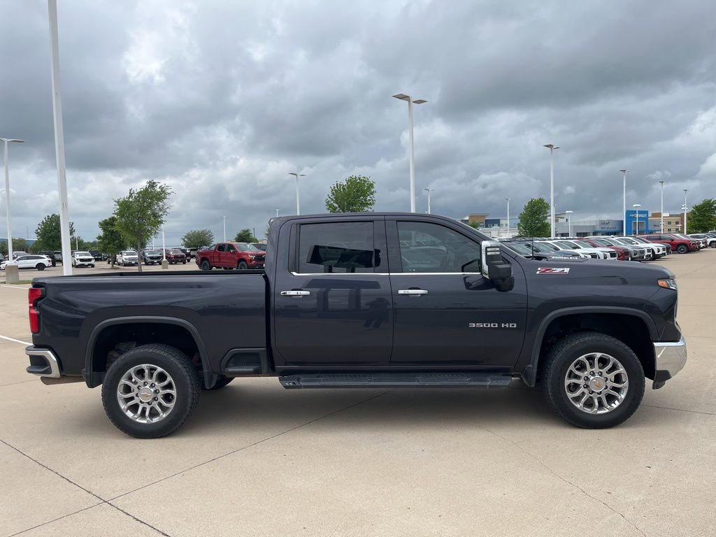 Used 2024 Chevrolet Silverado 3500 LTZ w/ LTZ Premium Package image 6