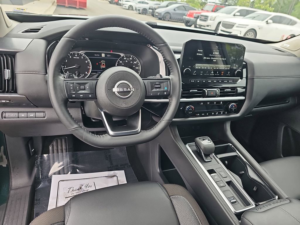 Used 2025 Nissan Pathfinder SL w/ SL Premium Package FWD image 22