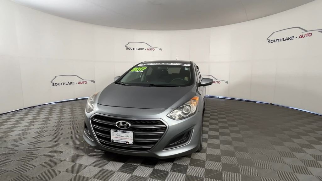 Used 2017 Hyundai Elantra GT FWD image 3
