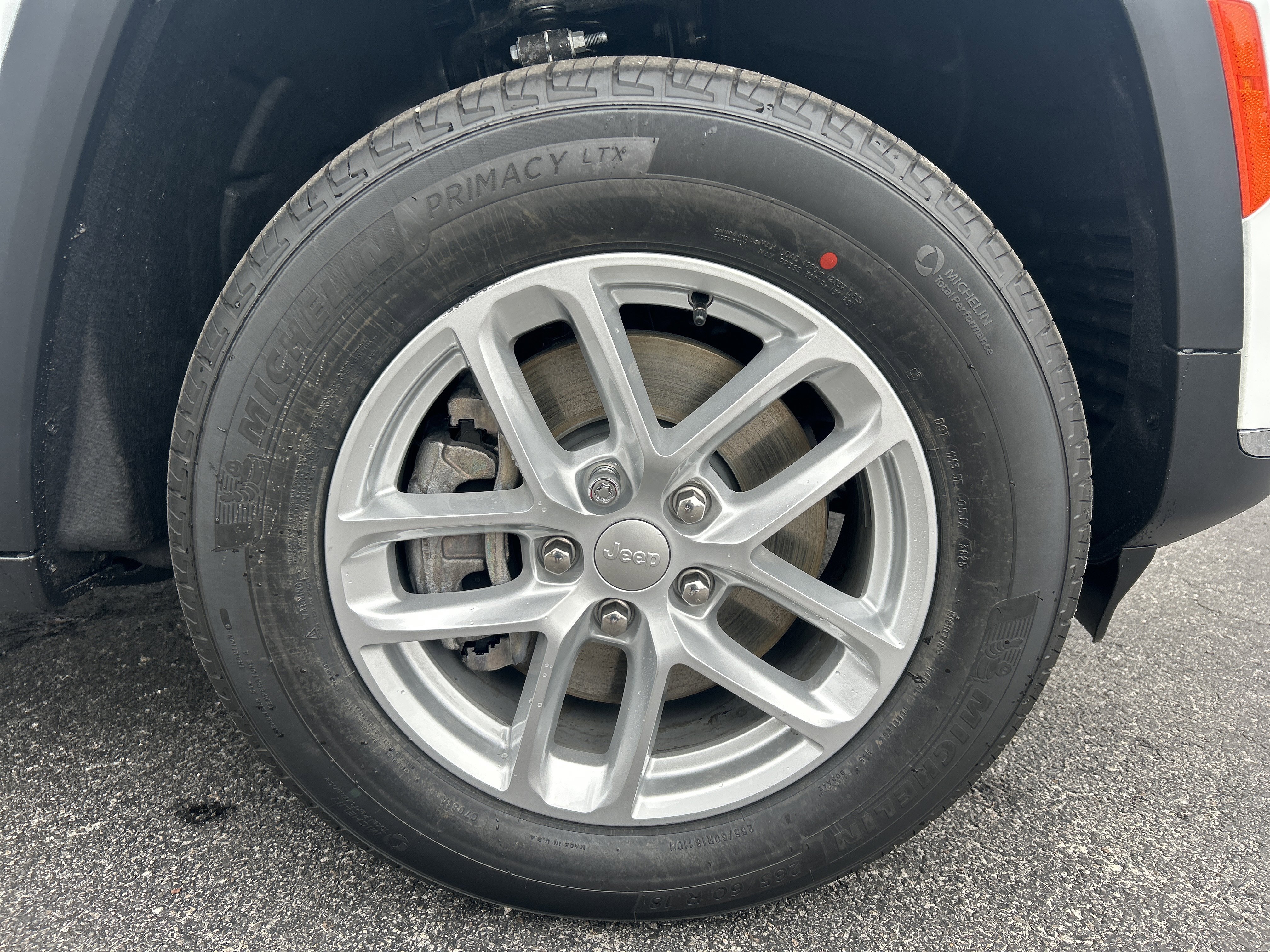 New 2025 Jeep Grand Cherokee L Laredo image 11