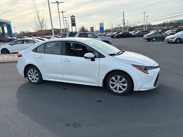 Certified 2025 Toyota Corolla LE image 4