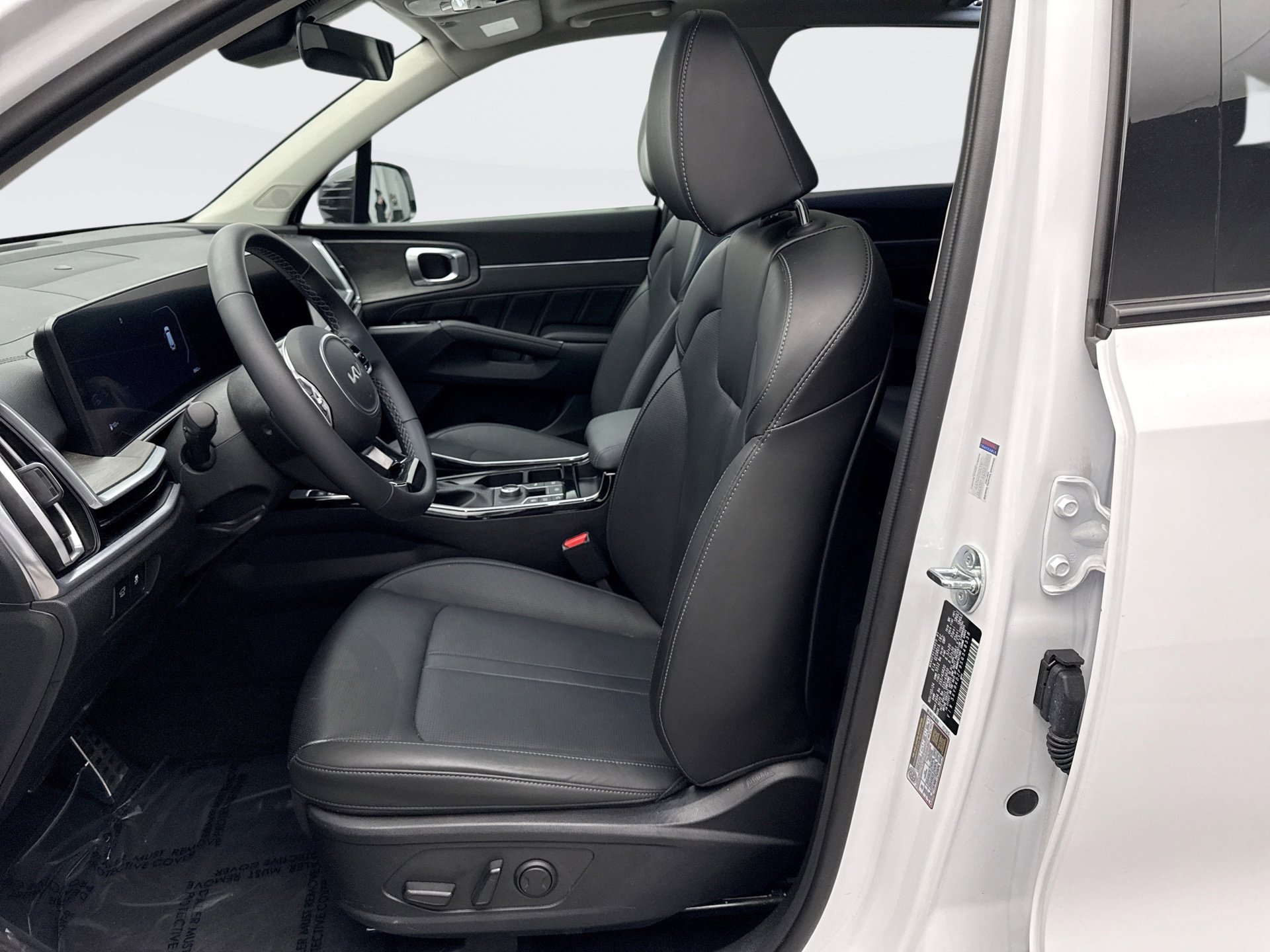 Used 2025 Kia Sorento SX image 11