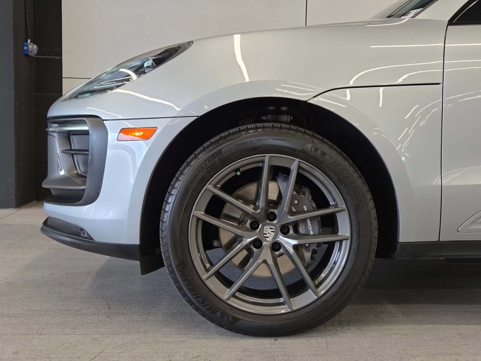 Certified 2024 Porsche Macan Turbo AWD/4WD image 9
